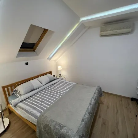 Center Apartment *