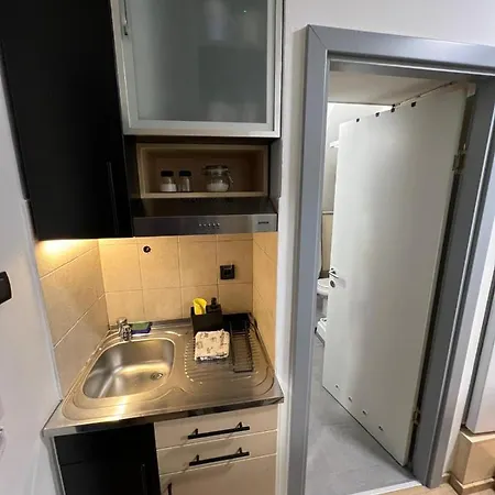 Center Apartment *